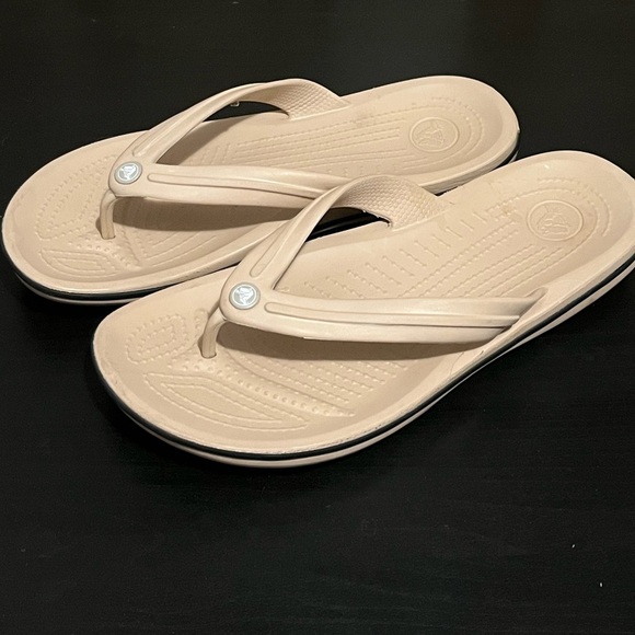 Crocs Unisex Crocband Flip Thong Sandal - Picture 1 of 11